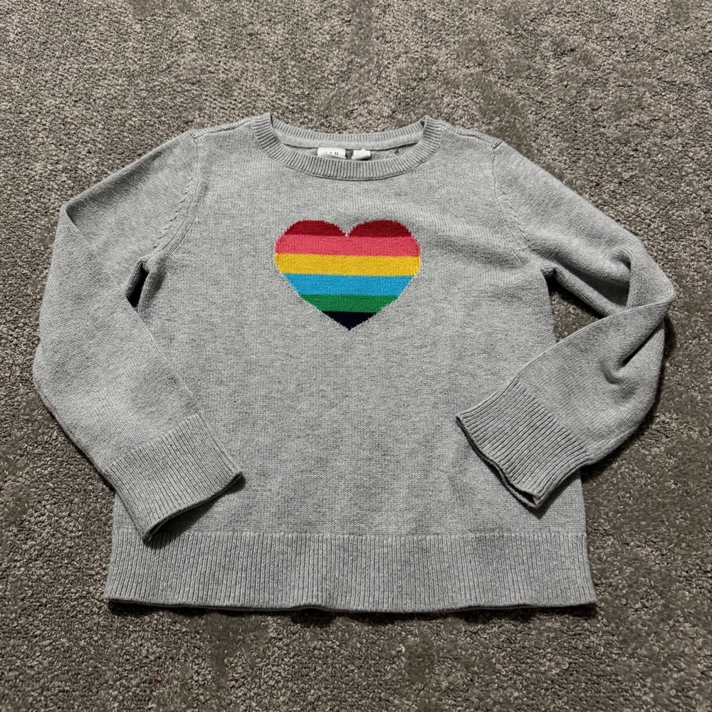 GAP KIDS gray sweater with rainbow heart size small super soft great material